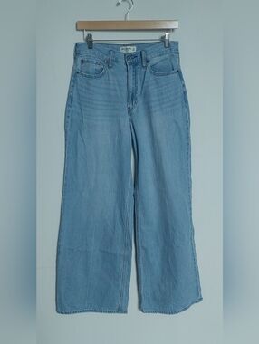 Abercrombie Light Blue Wide Leg High Rise Women’s Jeans